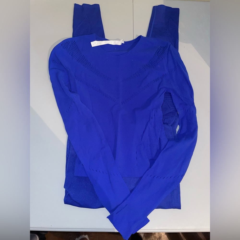 Fabletics set, leggings and long sleeve crop top sz SM